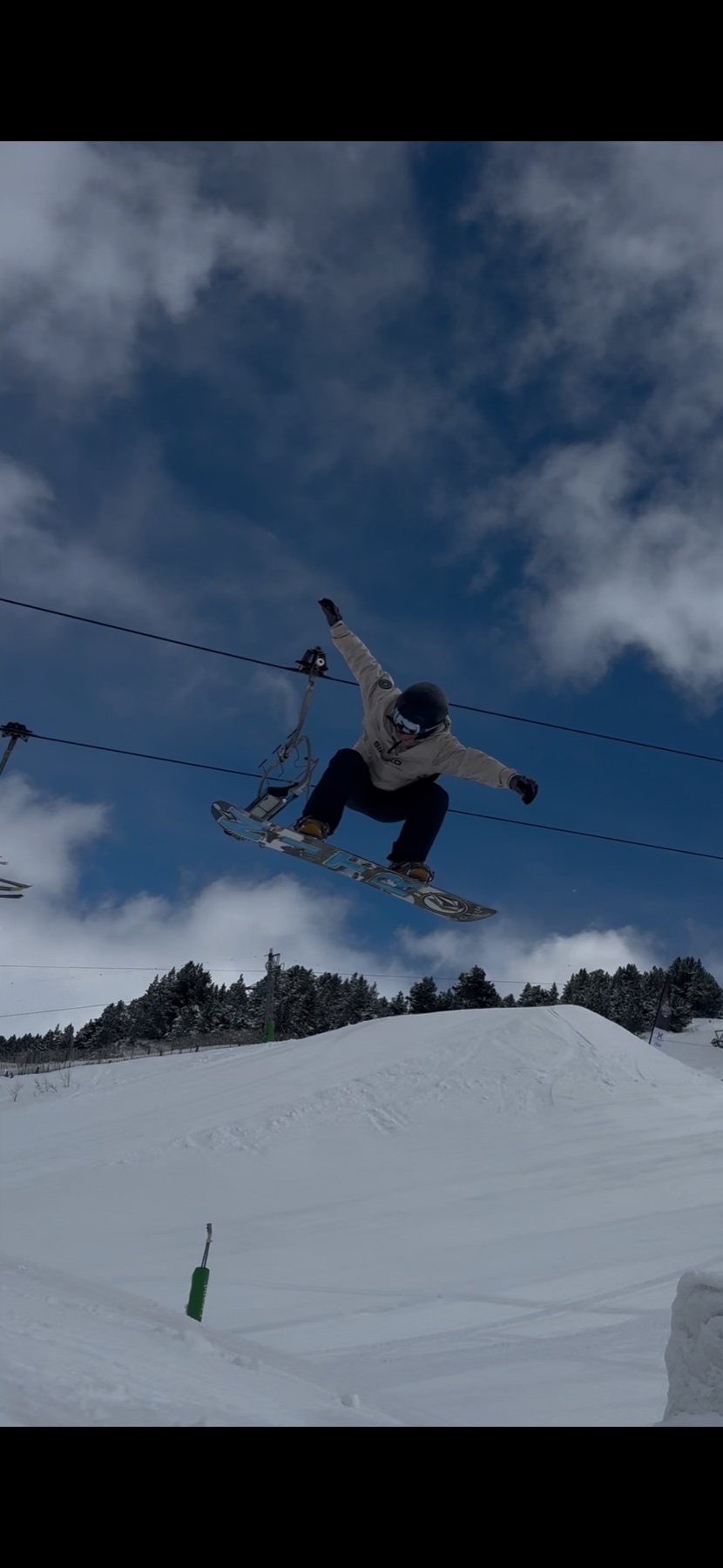 Kiril Petrovski snowboarding